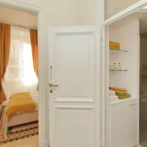 Elegant In The Heart Of Rome-navona Area Rzym